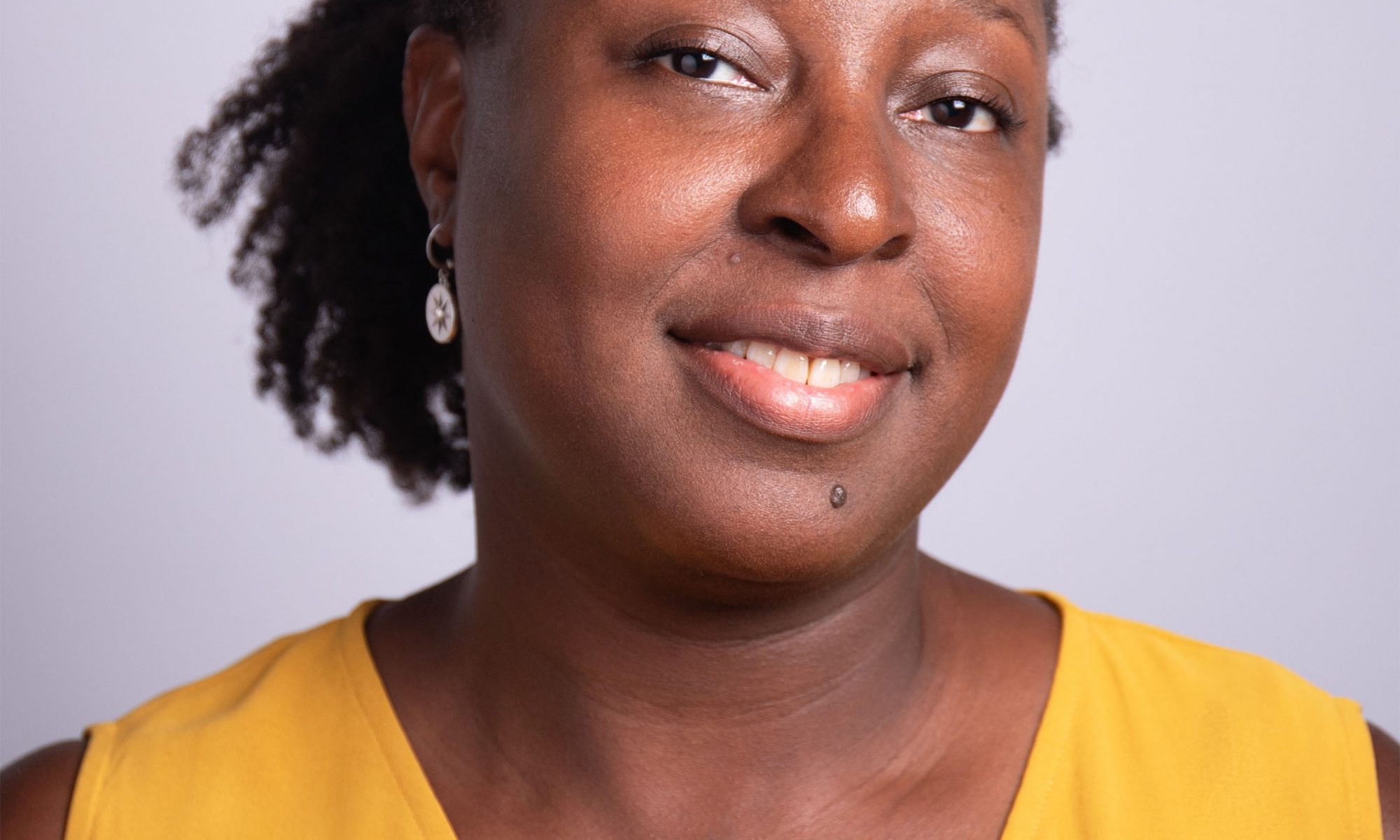 Portrait de Chris, présidente de l'association Poésie des Savoir-faire