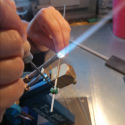 1h de façonnage de perles en verre de Murano